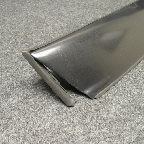 1992-1997 Subaru SVX LH Quarter 1/4 Panel Moulding 96001PA010 Black OEM 63269 - Picture 2 of 5