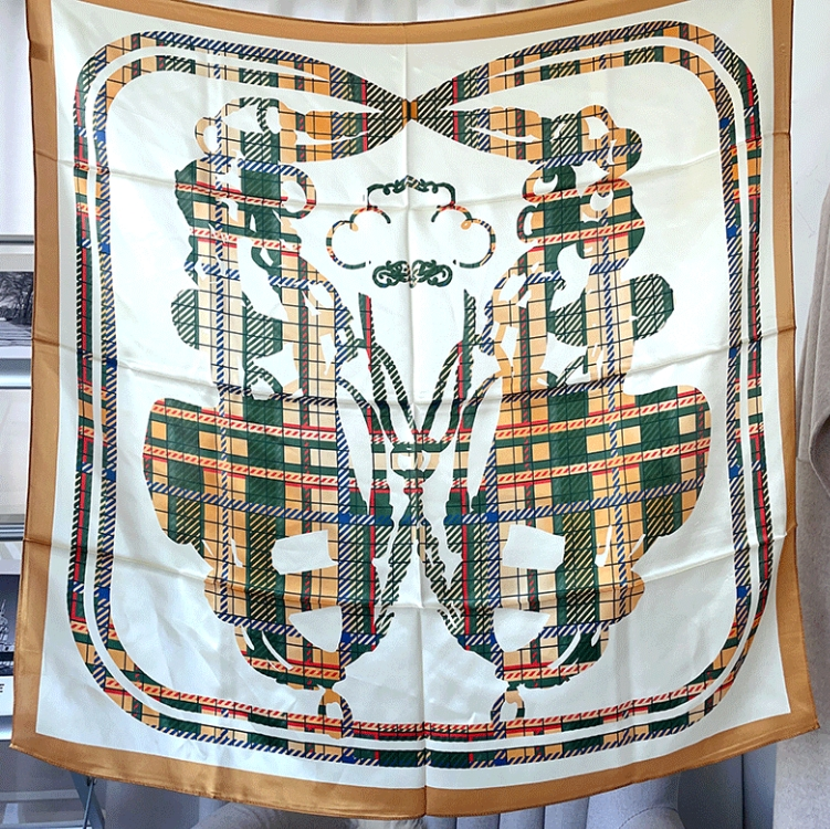 88cm 100% Mulberry Silk Square Scarf - Fashionable Printed Elegance