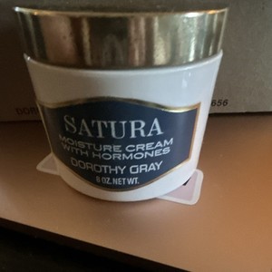 Satura Moisture Cream with Hormones, Cream Moisturizer, 8 oz White