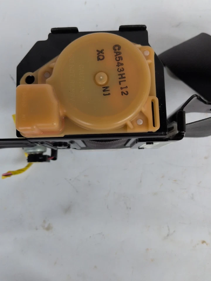 Retrator de cinto de segurança dianteiro direito para passageiros Honda FIT 2013 fabricante de equipamento original - Imagem 3 de 4