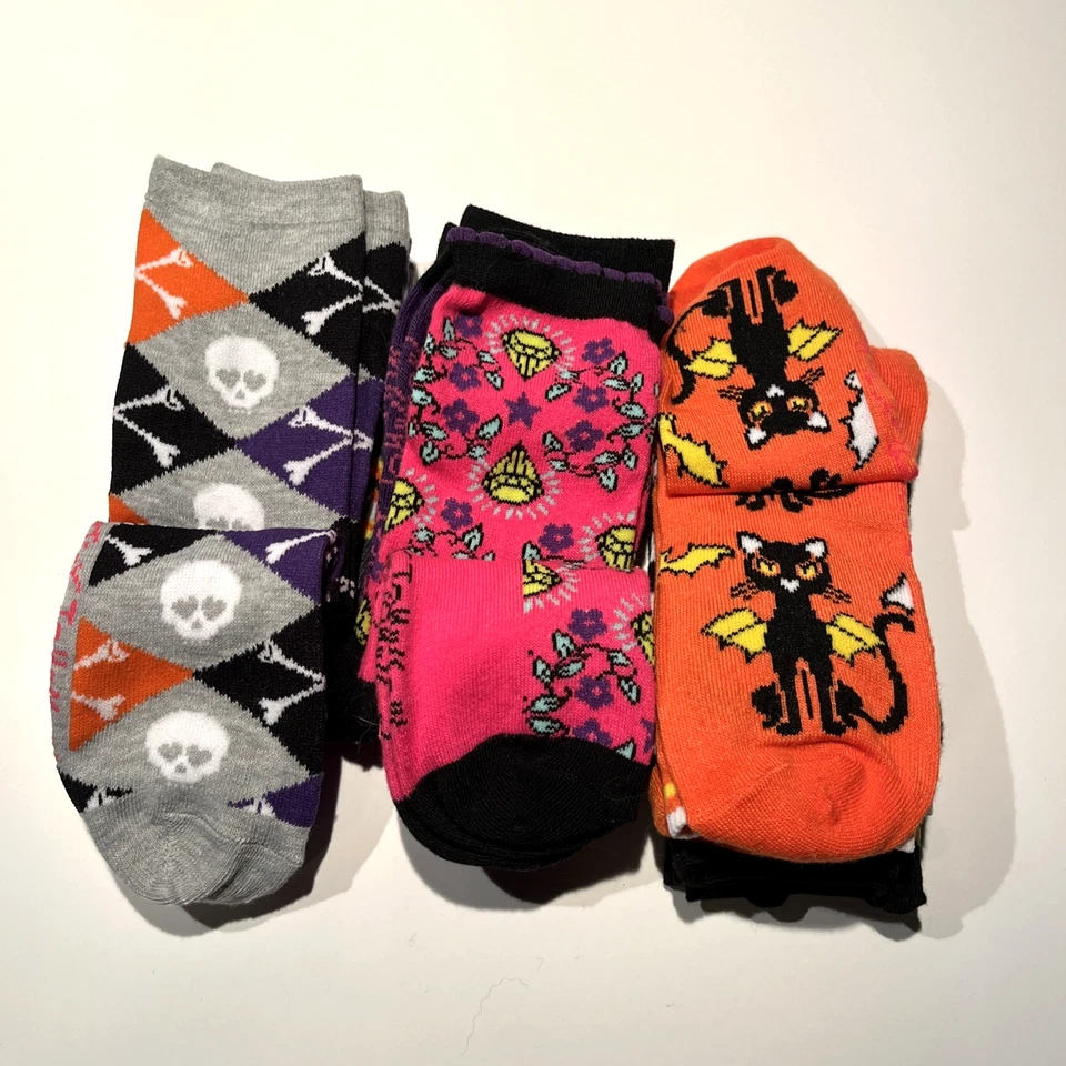 NUEVO CON ETIQUETAS BETSEY JOHNSON Halloween Crew Calcetines Conjunto de 9 Pares Calabazas Calaveras Gatos Espeluznante Foto 4 de 4