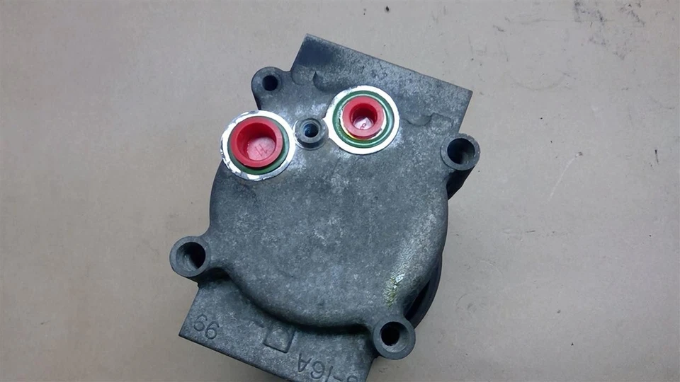 Compresor de aire acondicionado usado se adapta a: Ford Focus SOHC Grado A 2000 Foto 2 de 4