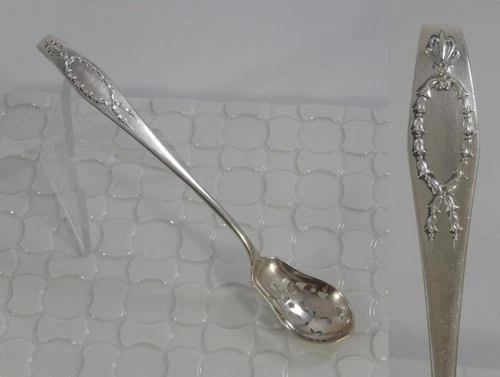 Antique Gorham Sterling Silver 1911 Wreath Pattern Pierced Olive Spoon SF467