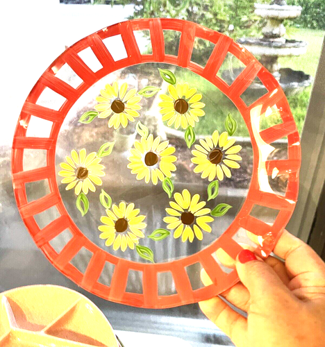 *Glass Bowl/Plate Hand Painted Sunflowers 9" - Picture 3 of 9