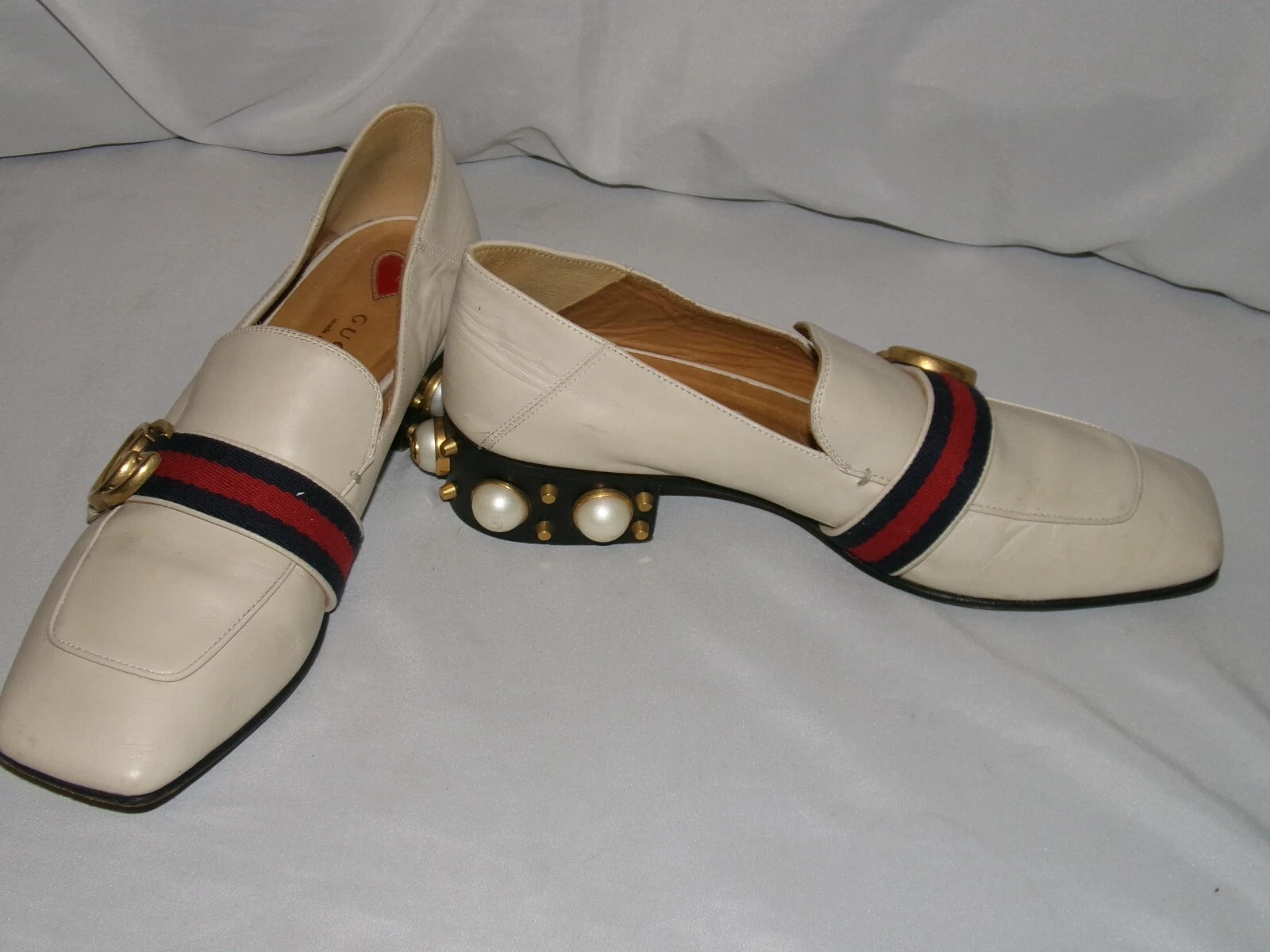Chaussures à talons vintage Gucci Biege GG Peyton cuir perlé pointure européenne 38 USA8
