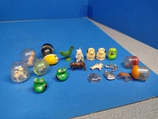 VINTAGE GUMBALL 20 ANIMALS STAND UP AND CHARMS  1960'S HONG KONG