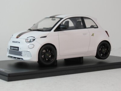 IXO Fiat Abarth 500e white 2024 1/18 MCG18497