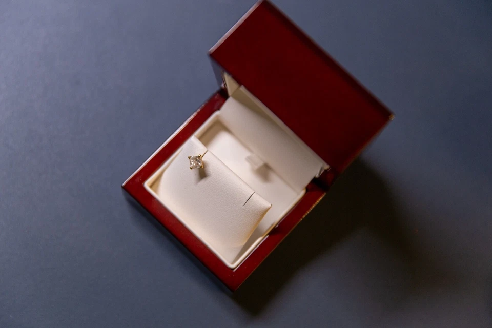 Lab Created Diamond Single Stud Earring Princess 0.75 CTW F-G VS 18k Yellow Gold - Image 3 of 4