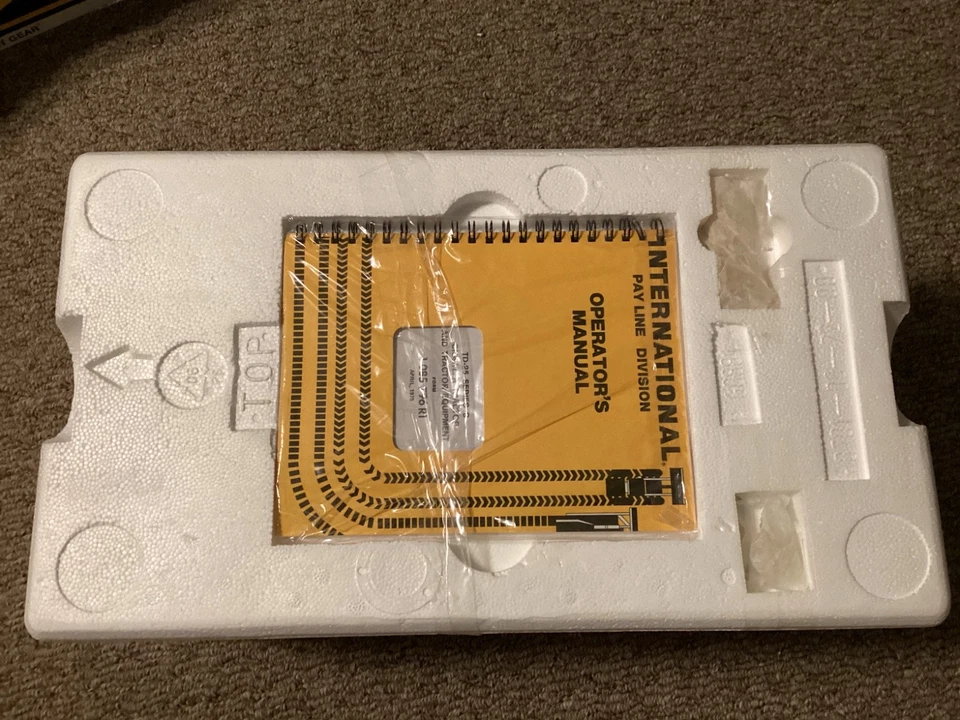 International IH TD-25 Dozer with Ripper - First Gear 1:25 Scale #79-0156 New - Image 4 of 4