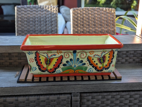 Window Box Planter is Handmade Talavera Pottery with a Butterflies Motif - Afbeelding 10 van 13