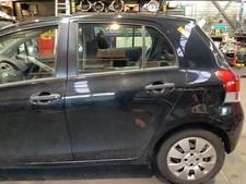 Porte arrière et accessoires Toyota YARIS II