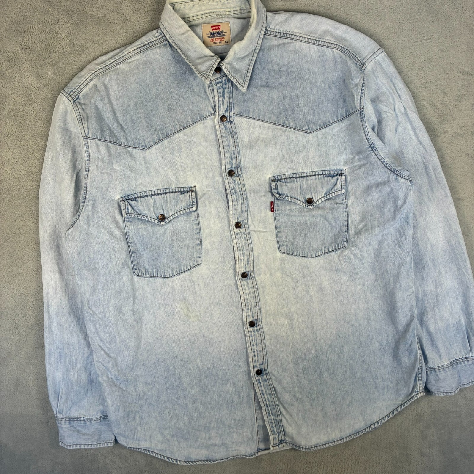 VTG Levi's 1990's Light Blue Denim Western Size XL Stud Button Long Sleeve Shirt image 2
