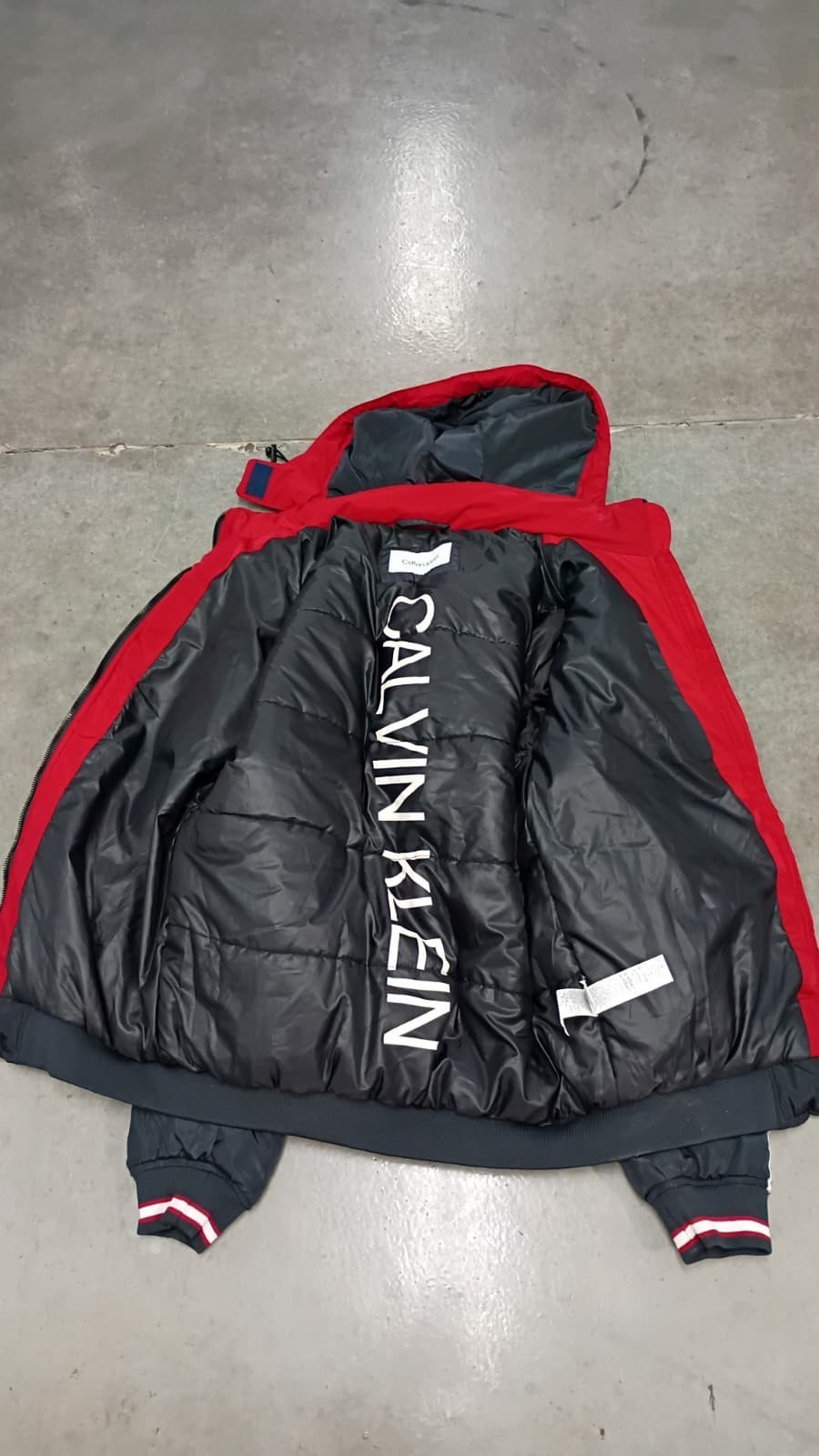 Calvin Klein Puffer Jacket large - image 5