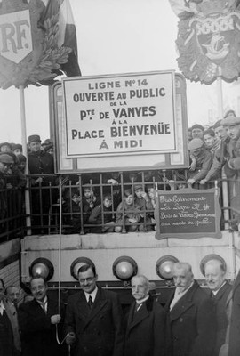 The prefect Seine Achille Villey Desmeserets pulling rope at inau- 1937 Photo