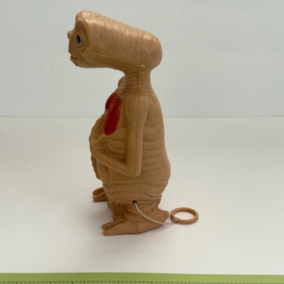 ET Extra Terrestre Alien Corazón Figura Juguete Hablar Tirar Cuerda LJN 8 Pulgadas 1982 Foto 2 de 4