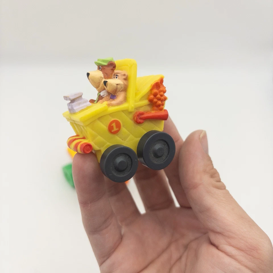Cesta de picnic Yogi Bear Wacky Racer Wendy's 1999 figura vehículo de carreras lote de 2 Foto 2 de 4