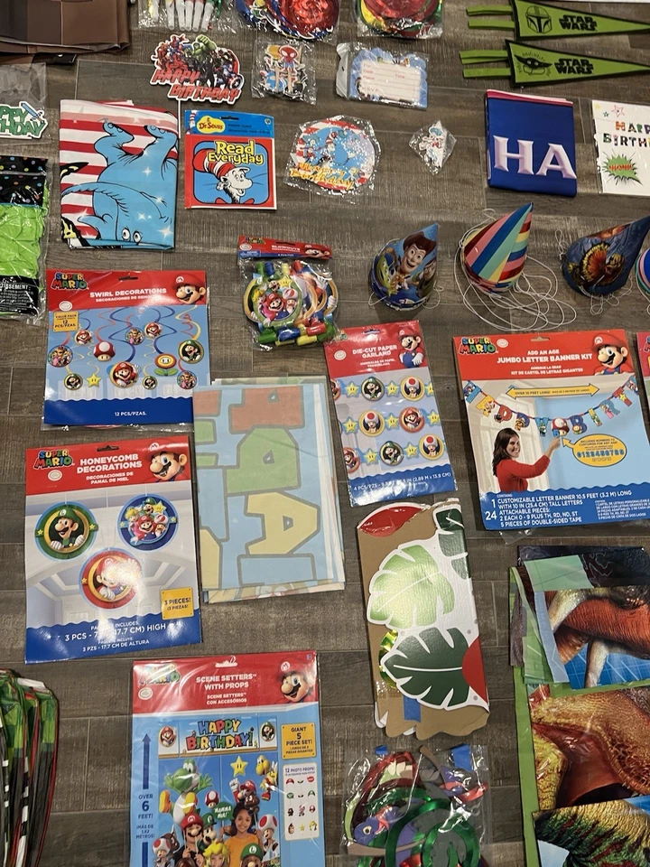 ENORME LOTE 250+ Artículos Feliz Cumpleaños Minecraft Mario Star Wars Dr. Seuss Vengadores Foto 3 de 4