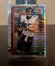 2025 Topps Chrome Football Cole Kmet Bears #51 Pulsar Refractor