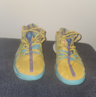 Nike Kyrie Flytrap 6 Yellow Kids Size 5.5Y