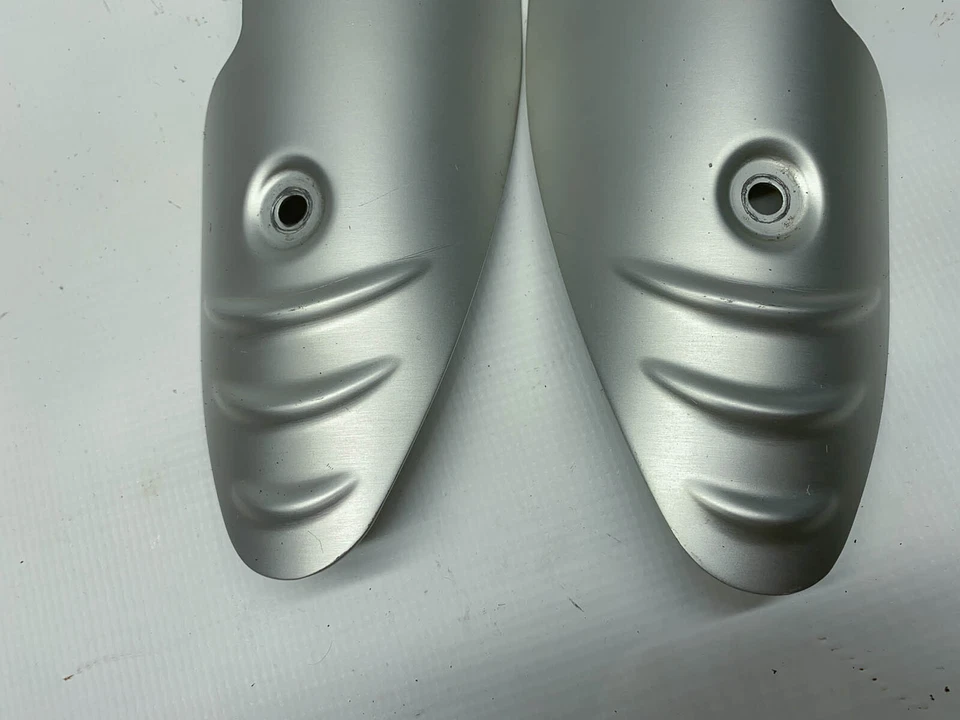 Triumph Speed Triple 1050 Auspuff Hitze Schild Schutz Exhaust Heat Shield (2) 06 - Imagem 2 de 4