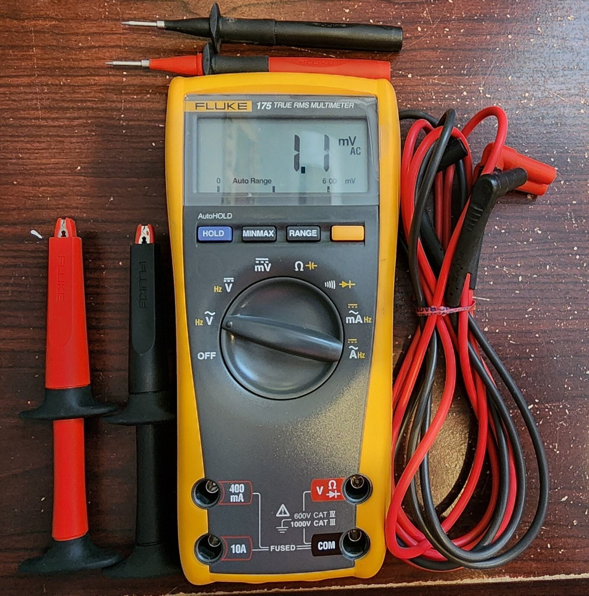 FLUKE デジタルテスター　175 Fluke 175 ESFP True RMS Digital Multimeter - Amazon.com