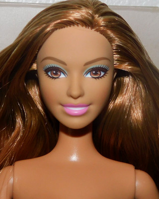 BARBIE SUMMER DOLL FASHIONISTAS STRAWBERRY BLONDE HAIR GOLD EYES  HAND ON HIPS
