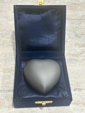Heart Shaped Pet Urn  Keepsakes For Pet Ashes With Case NEW