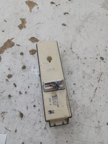 Interruptor de puerta delantera del conductor Master EX para 00-02 PASSPORT 063367 Foto 2 de 4