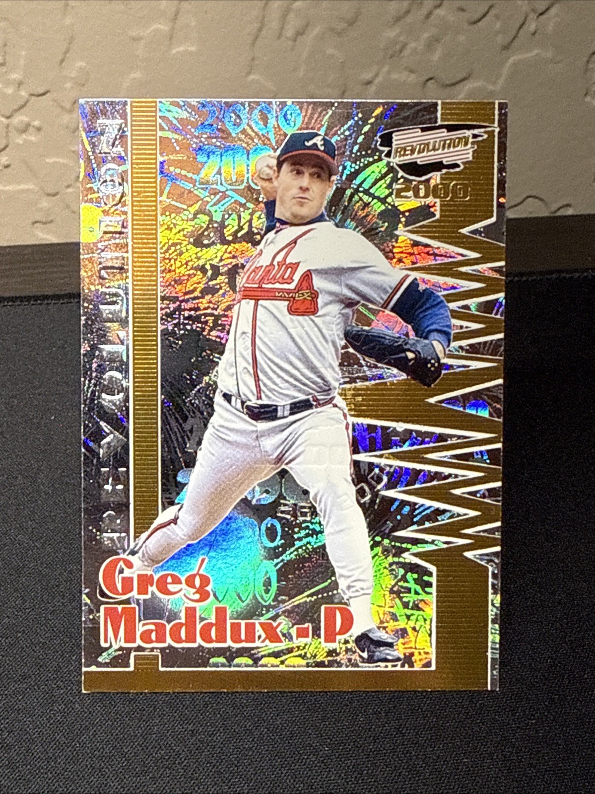 2000 Pacific Revolution Premiere Date Greg Maddux /99 Atlanta Braves #16