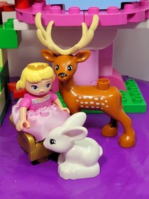 LEGO DUPLO 10542 Sleeping Beauty Fairy Tale Complete w/Deer 2 ex Roof Blocks
