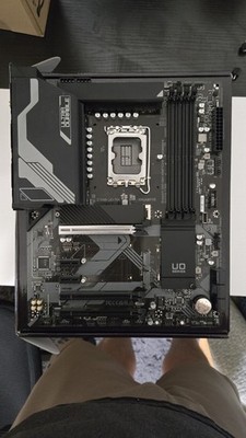 GIGABYTE Z790 UD AX ATX LGA1700 DDR5 Motherboard Wi-Fi 6E Gaming
