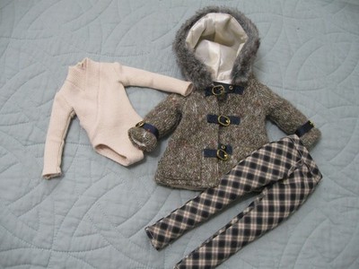 ELLOWYNE WILDE ''BITTER COLD'' OUTFIT--MISSING BOOTS
