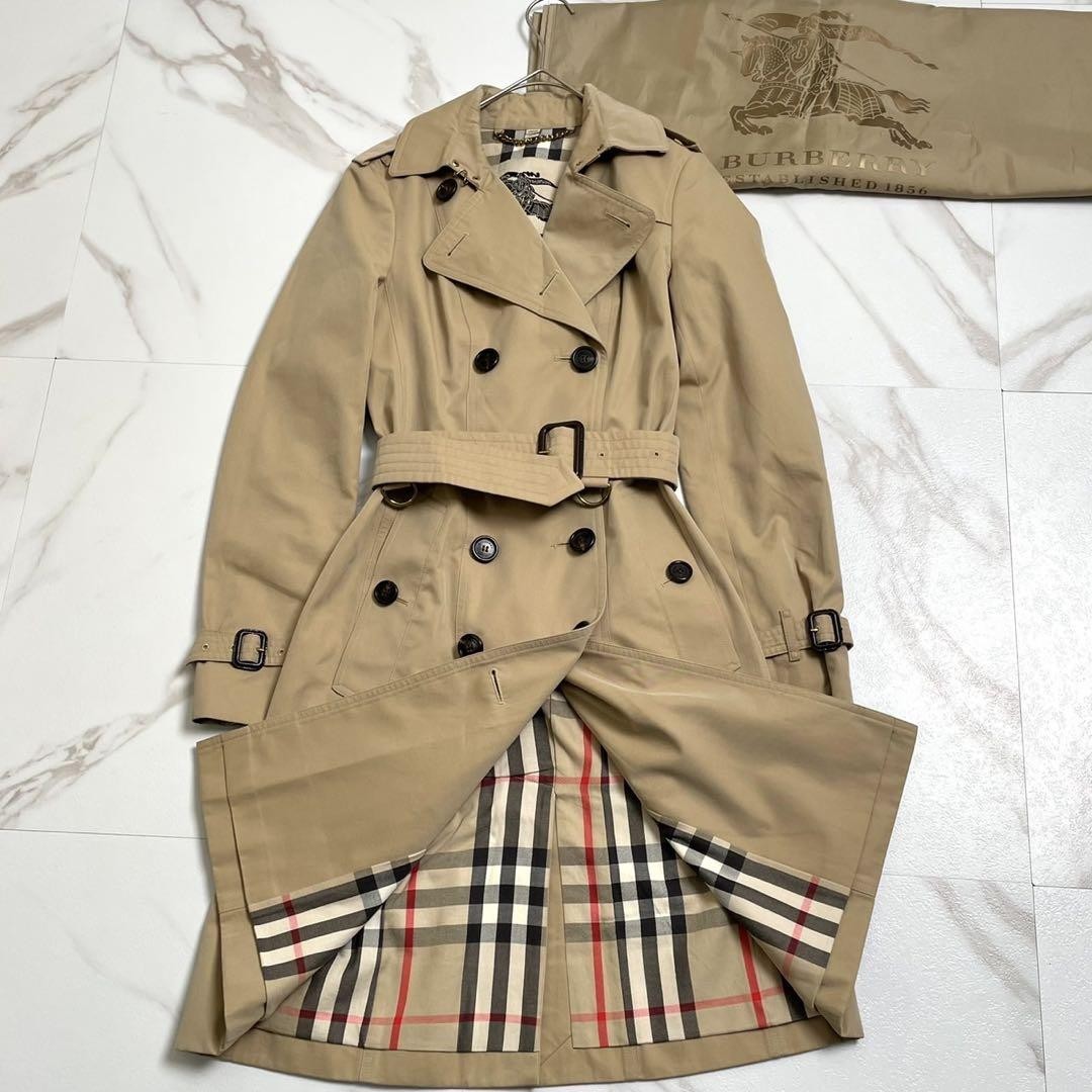 Burberry London Sandringham Trench Coat in Classic Beige