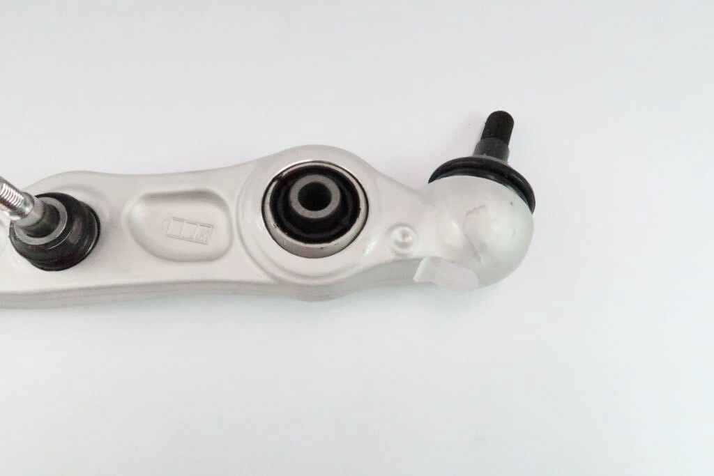 Rolls Royce Cullinan lower control arms tension struts wishbone 1421