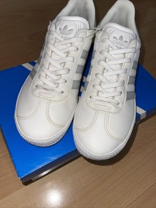 junior gazelles size 5.5