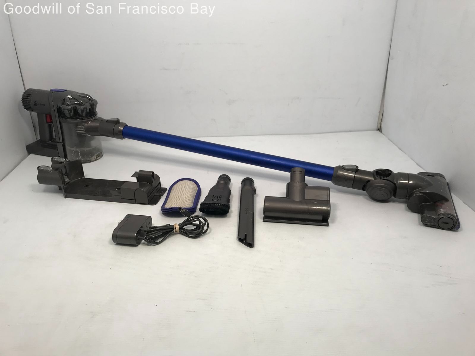 Dyson DC44 Animal Cordless Stick Vacuum Cleaner With Accessories