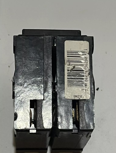 CUTLER HAMMER 15AMP CIRCUIT BREAKER 2 POLE - Picture 4 of 5