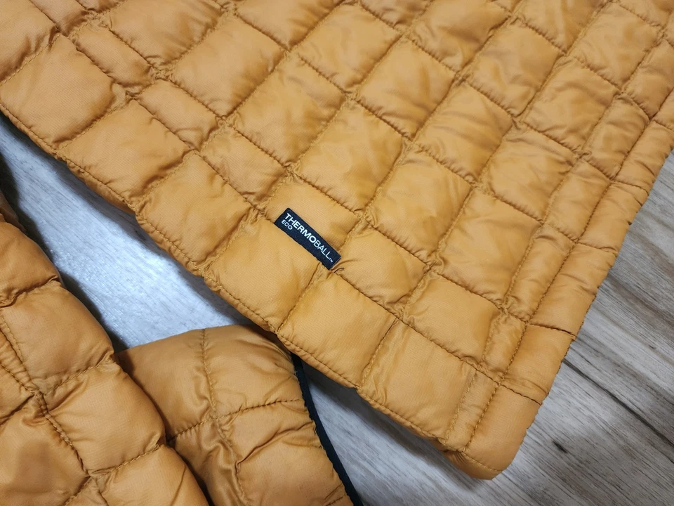 Chaqueta acolchada The North Face ThermoBall Eco para hombre negra amarilla talla L Foto 4 de 4