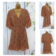 New Boohoo Dress Size 18 Short Sleeve Floral V-Neck Holiday Occasion Dress NWOT