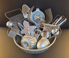 Vintage lot of 17 Primitive/Farmhouse Kitchen Utensils/Tools/Gadgets