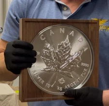 10 Kilo Big Silver Maple Leaf Royal Canadian Mint 99.99% Ten Kg ULTRA RARE RCM