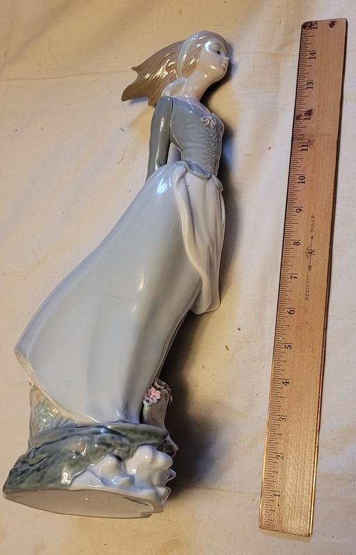 Lladro Seabreeze #4922 Brisa Marina