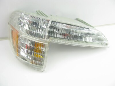 NEW - OUT OF BOX - Right Passengers Corner Parking Signal Light  95-01 Explorer