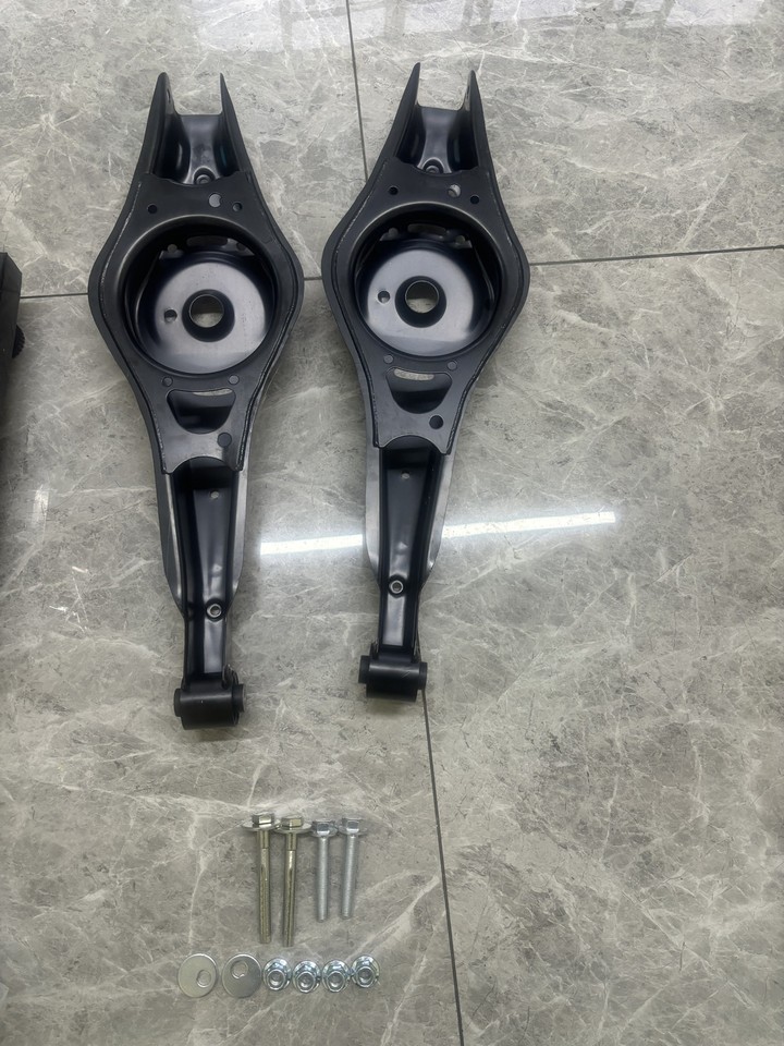 2x REAR LOWER SUSPENSION CONTROL ARM &BOLTS FOR VW PASSAT GOLF MK5 MK6 ...