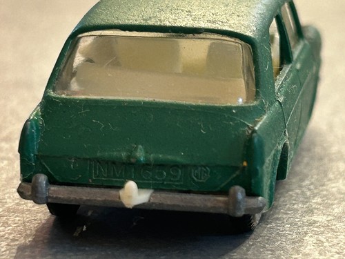 Matchbox Series Lesney No64 MG1100 with Driver & Dog Green 1960s - Picture 10 of 18