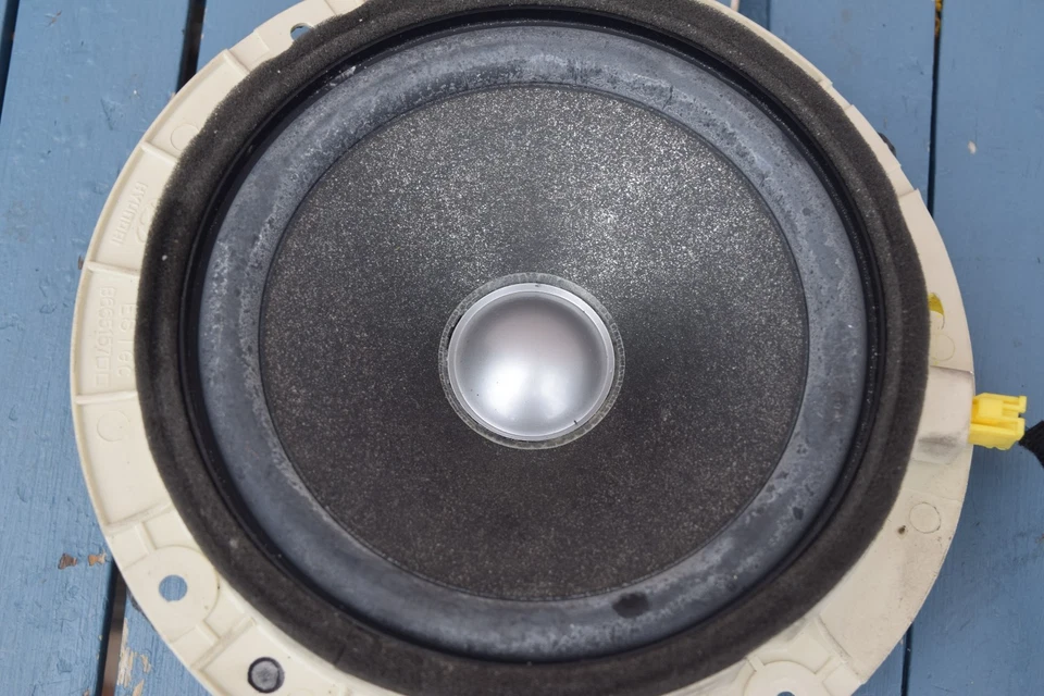 ALTAVOZ PUERTA HYUNDAI VELOSTER OEM 2012 2013 2014 2015 2016 2017 Foto 3 de 4