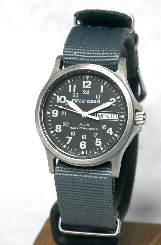 SEIKO ALBA FIELD GEAR Military Field Watch V533 1989 Gray Luminous DayDate Japan - Image 2 of 4