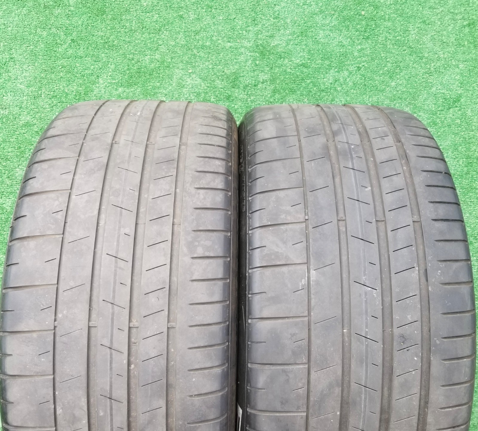 285/35R20 Pirelli P Zero PZ4 Tires 285/35ZR-20 285/35ZR20 PNCS MC McLaren 50%