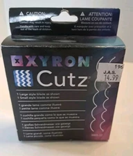 XYRON Cutz Decorative Cut Patterned Edges Large And Small 3405-32 (2 Blades)