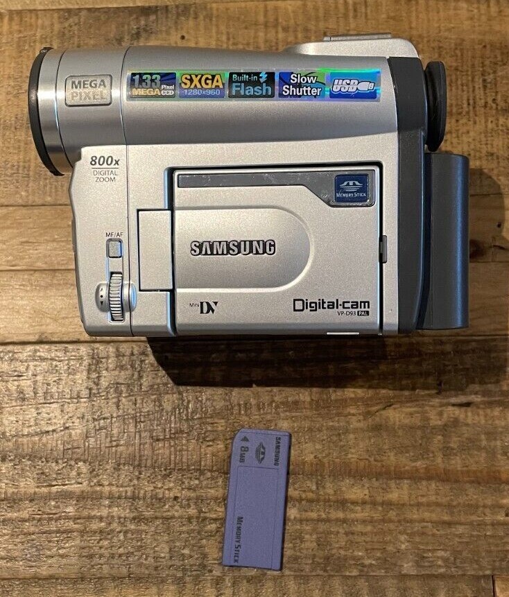 SAMSUNG DIGITAL CAMCORDER MODEL VP-D93 800X DIGITAL ZOOM UNTESTED